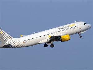 Vueling: volo soppresso, Adiconsum va in Tribunale e ottiene il pignoramento di un aereo in partenza da Bari