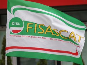 Auchan Mesagne: Fisascat e Filcams, comportamento irrispettoso dell’azienda